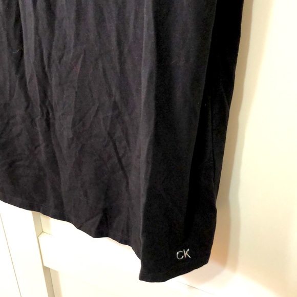 Calvin Klein women Sleeveless top with shoulder pads - Picture 3 of 4